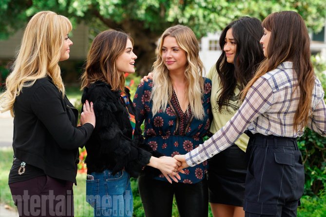 PRETTY LITTLE LIARS  pic: Entertainment Weekly