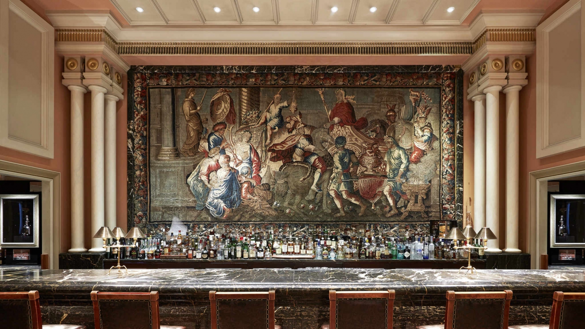 alexanders-bar-hotel-grande-bretagne-athens-signature-drinks-and-cocktails-bar-menu-sophisticated