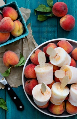 Bourbon-Peached-and-Cream-Popsicles_Endless-Simmer