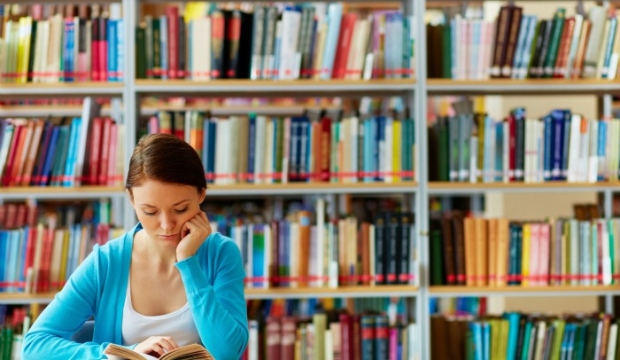 Girl-Studying-in-Library
