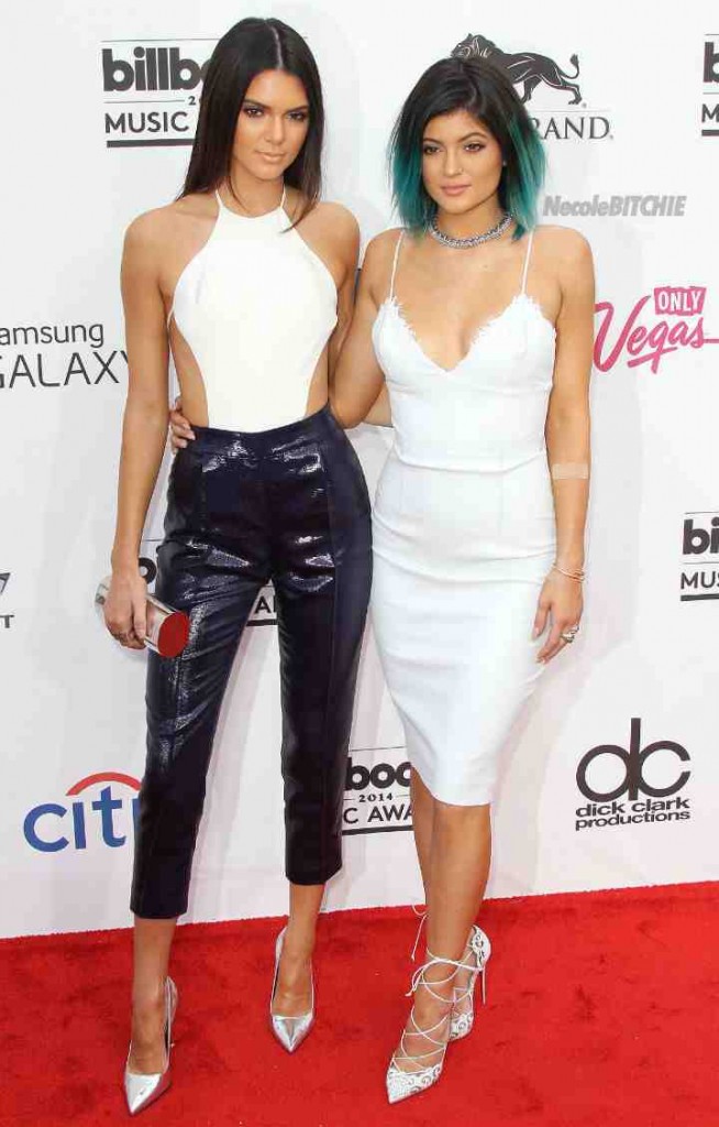 Kendall-and-Kylie-Jenner-Billboard-Awards-Red-Carpet