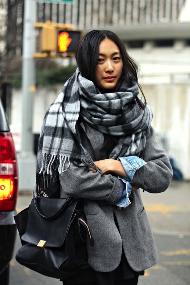 street-style-cozy-plaid-scarves-1
