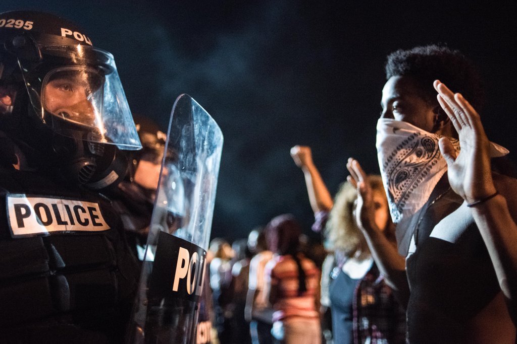september-21-police-officers-face-off-protesters-after-fatal-shooting-keith-lamont-scott-north-carolina