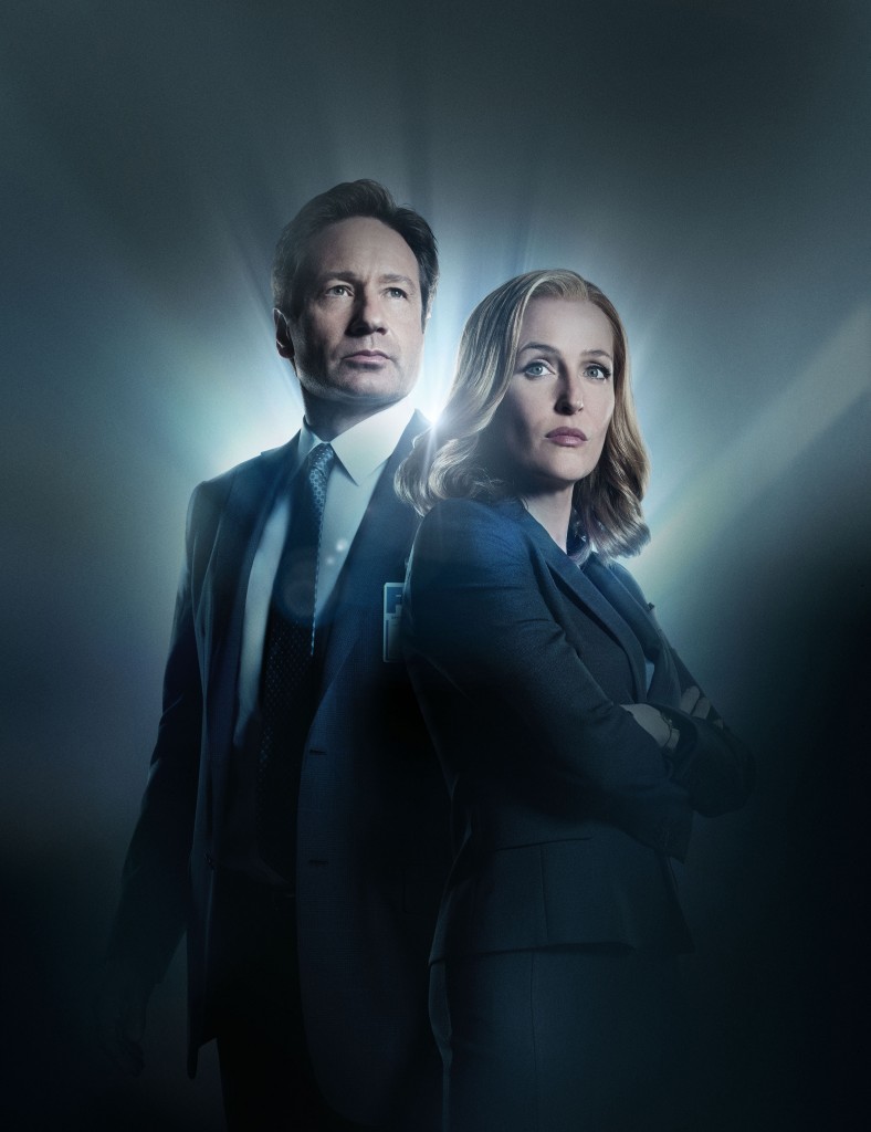 THE X-FILES: L-R: David Duchovny and Gillian Anderson. The next mind-bending chapter of THE X-FILES debuts with a special two-night event beginning Sunday, Jan. 24 (10:00-11:00 PM ET/7:00-8:00 PM PT), following the NFC CHAMPIONSHIP GAME, and continuing with its time period premiere on Monday, Jan. 25 (8:00-9:00 PM ET/PT).  ©2015 Fox Broadcasting Co.  Cr:  Frank Ockenfels/FOX