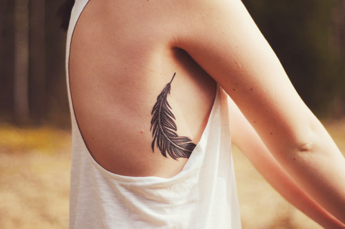 feather,tattoo,feathers,girl,photography,tatoo-33136e5bb6979651f2278ac97ca4ea34_h