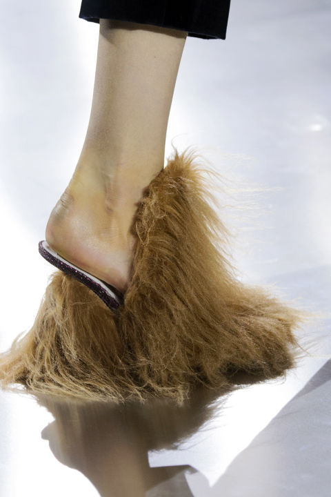 hbz-fw2015-shoe-trends-fur-shearling-6-margiela-clp-rf15-4580