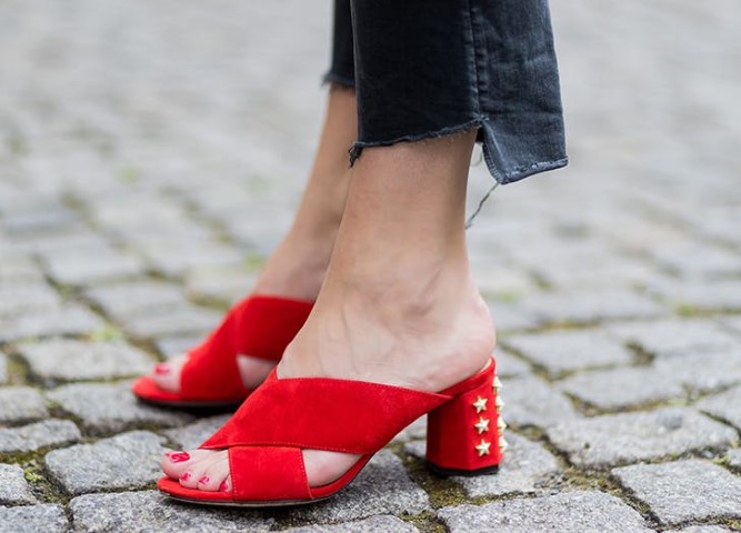zodiac_shoes_libra_red-small
