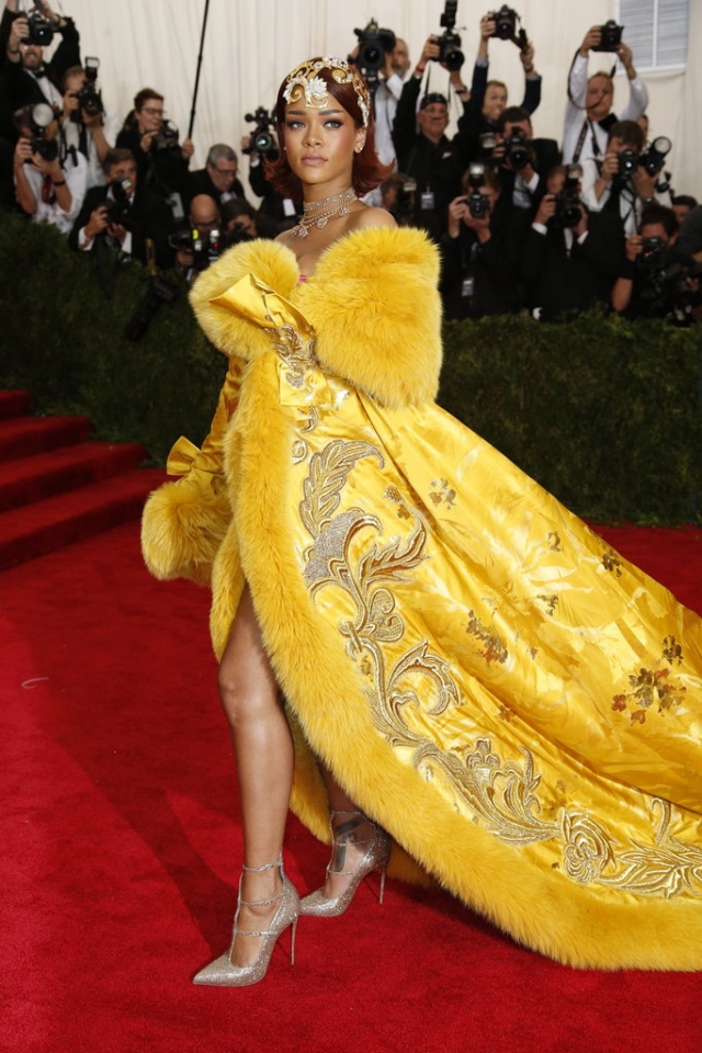Αυτή είναι η σχεδιάστρια πίσω από την πιο iconic εμφάνιση της Rihanna