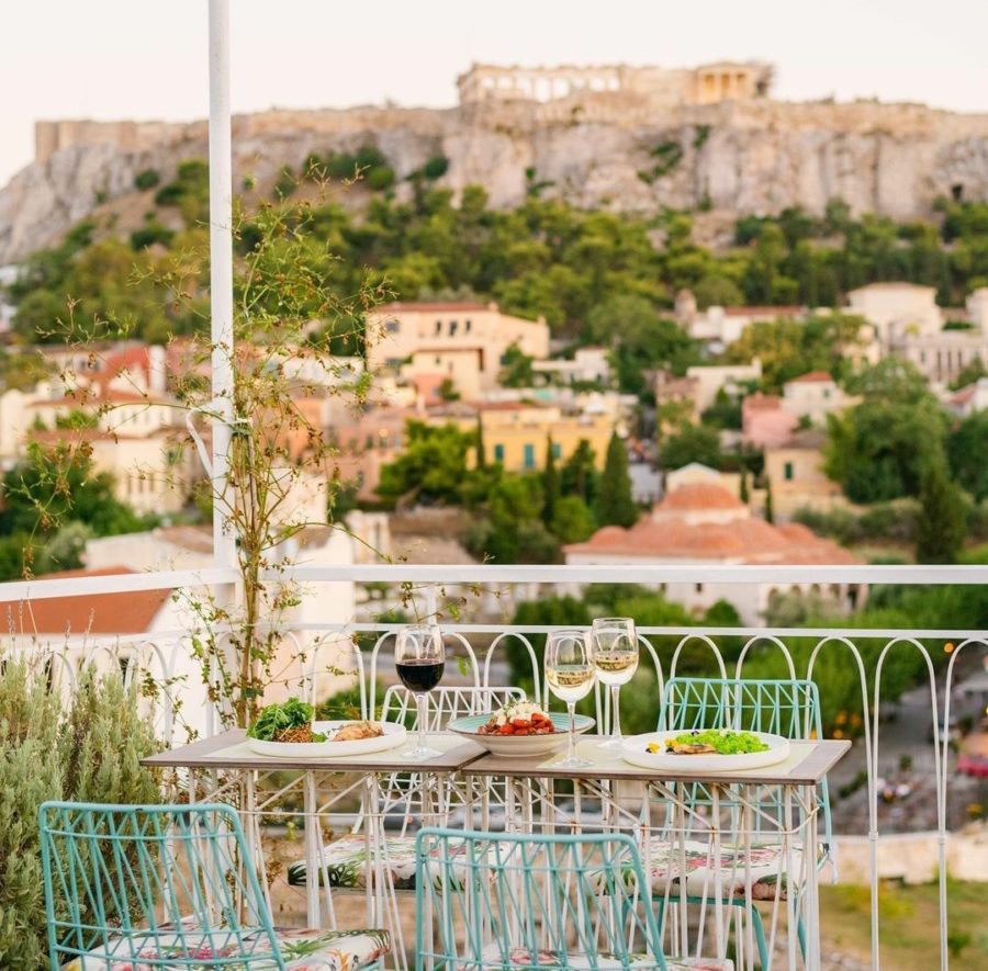 Οι 7 ταράτσες που θα σε κάνουν να ερωτευτείς την Αθήνα
