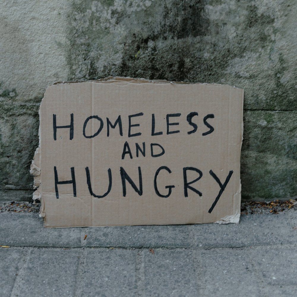 Πώς μπορείς να βοηθήσεις τους άστεγους της πόλης