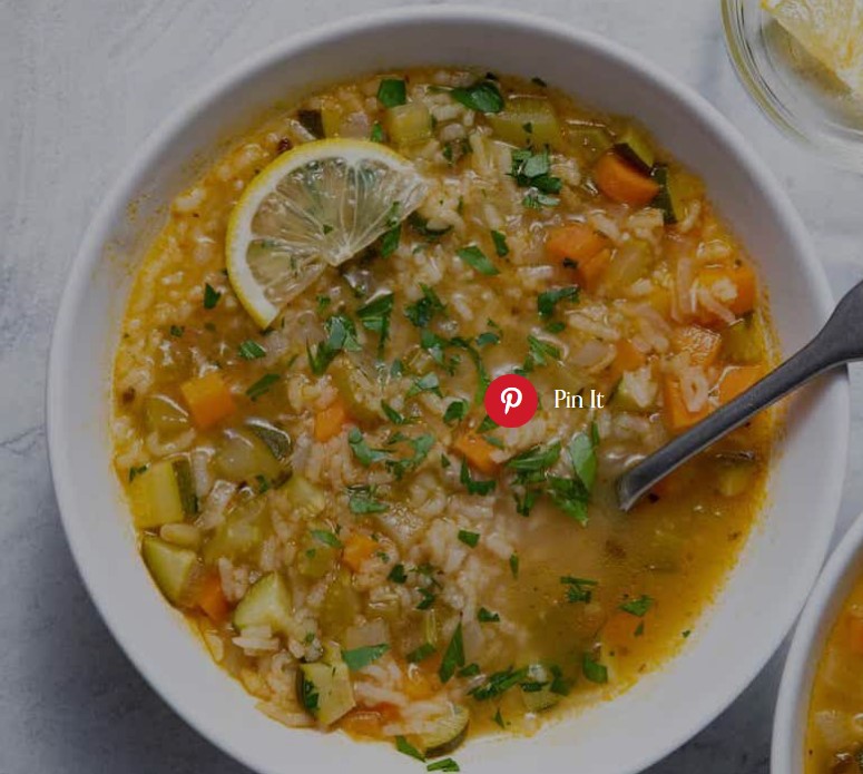 Χρειάζεσαι μόνο δέκα λεπτά για αυτή τη σούπα με ρύζι