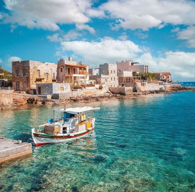 Οι 7 πιο όμορφοι ανοιξιάτικοι προορισμοί στην Ελλάδα για να ταξιδέψεις τον Μάρτιο