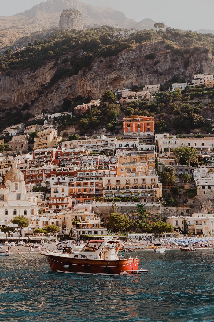 Amalfi: ο απόλυτος κοσμοπολίτικος προορισμός και όλα όσα πρέπει να ξέρεις
