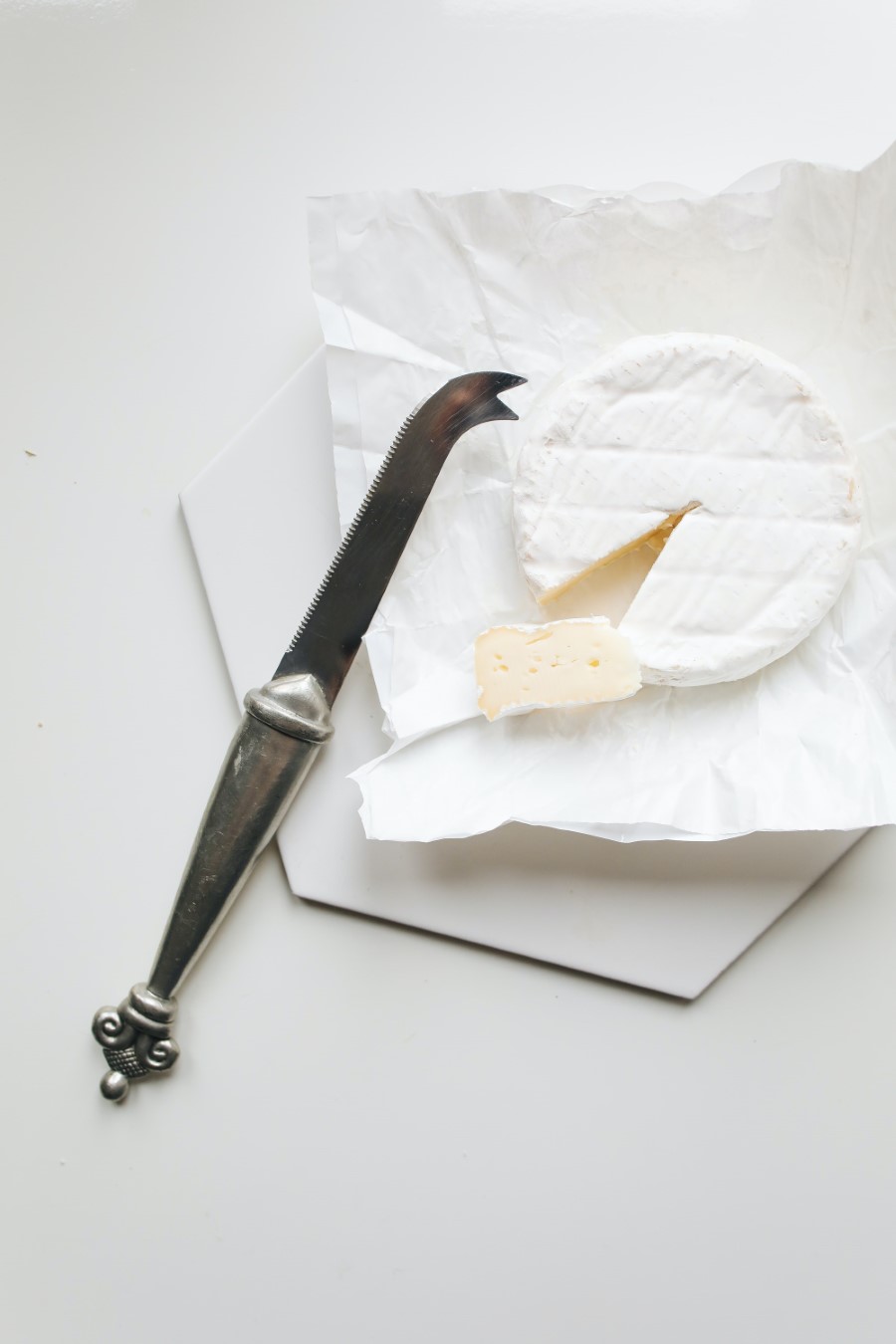 4 τρόποι για να δοκιμάσεις το τυρί καμπαμπέρ που τόσο ταιριάζει με τις γιορτές