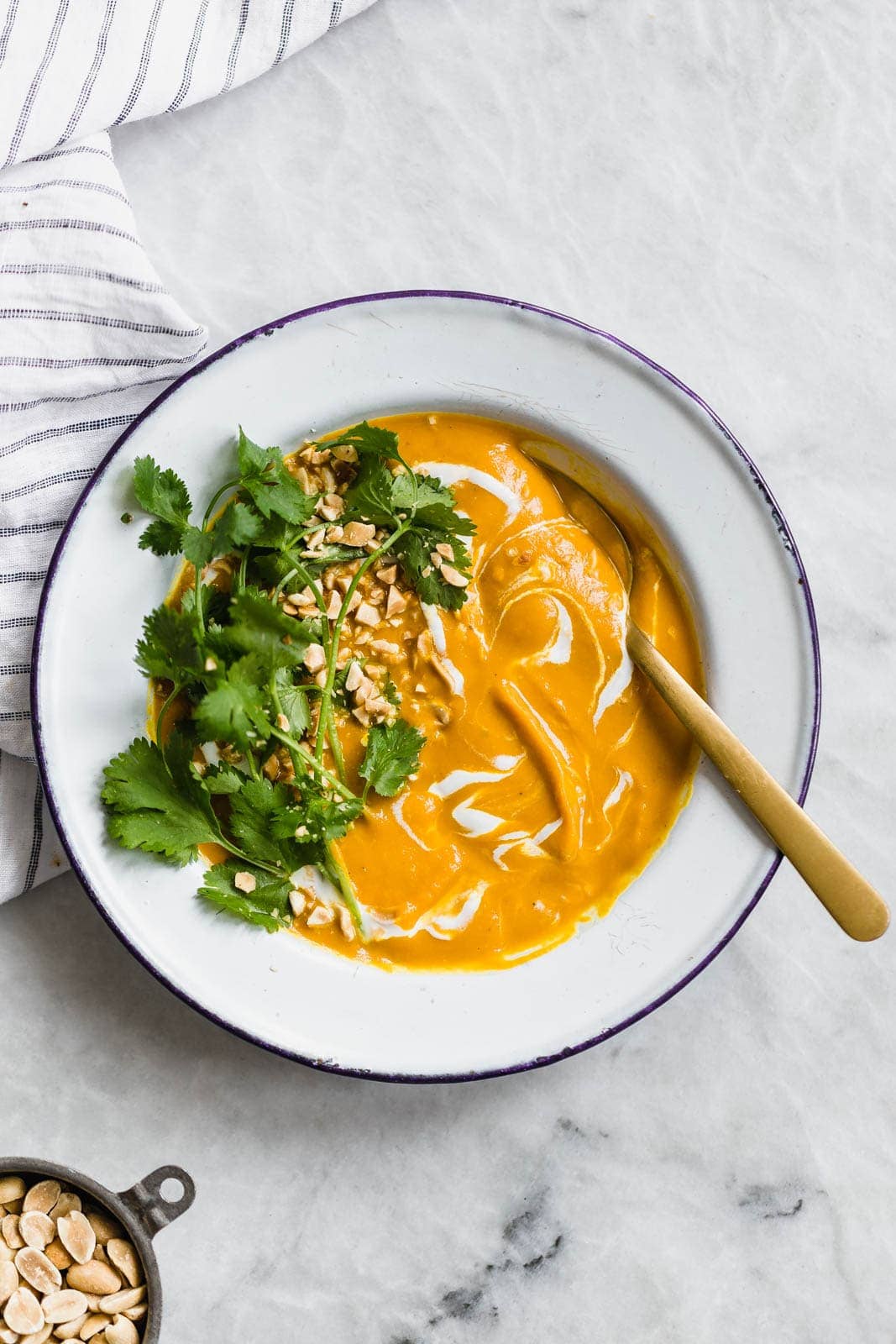 Vegan σούπα με καρότο, κουρκουμά και ginger