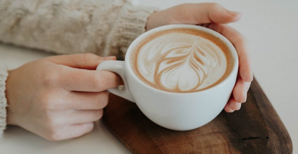 4 τρόποι να αντιμετωπίσεις την απογευματινή υπνηλία χωρίς να πιεις καφέ
