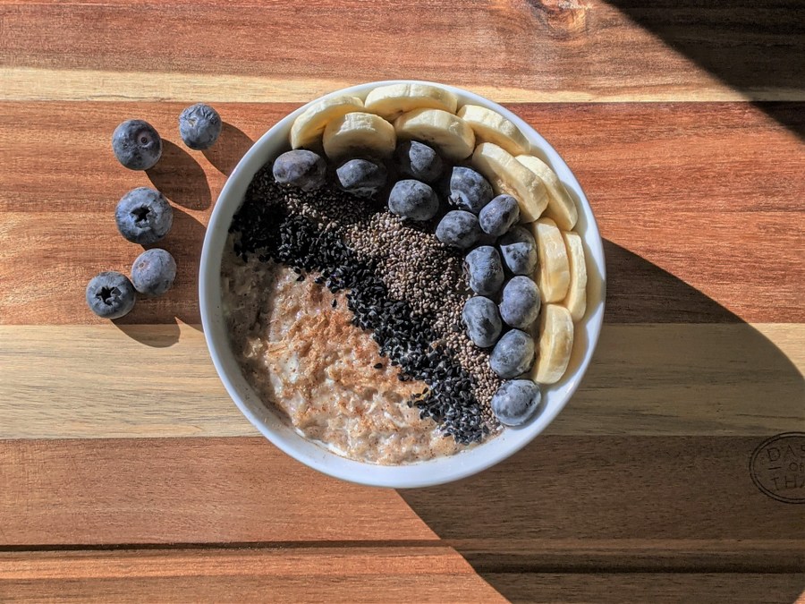 5 τροφές που μπορείς να προσθέσεις στο πρωινό σου για να ενισχύσουν τη λειτουργία του εγκεφάλου