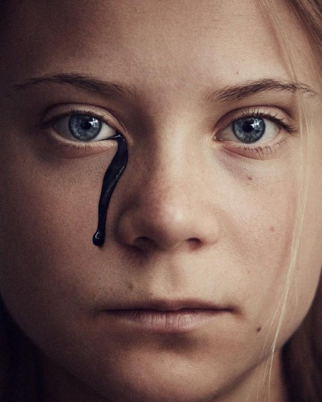 Greta Thunberg: Λούστηκε με «πετρέλαιο» για το εξώφυλλο του Guardian