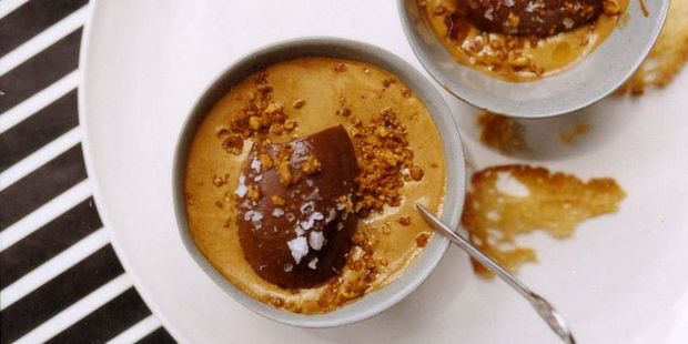 Κρέμα με σοκολάτα γάλακτος και παρφέ espresso