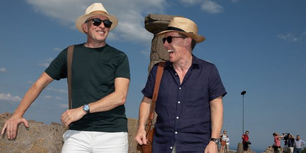 The Trip to Greece: O Steve Coogan και ο Rob Brydon γυρίζουν την Ελλάδα αντί για εμάς