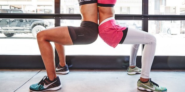 Αυτή η παραλλαγή των squats υπόσχεται να μεταμορφώσει το σώμα σου