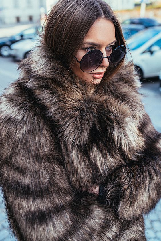 8 λόγοι να αγαπήσεις τα faux fur πανωφόρια
