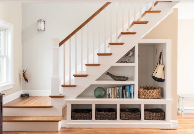 8 δημιουργικοί τρόποι να εκμεταλλευτείς τον χώρο κάτω από τη σκάλα στο σπίτι σου