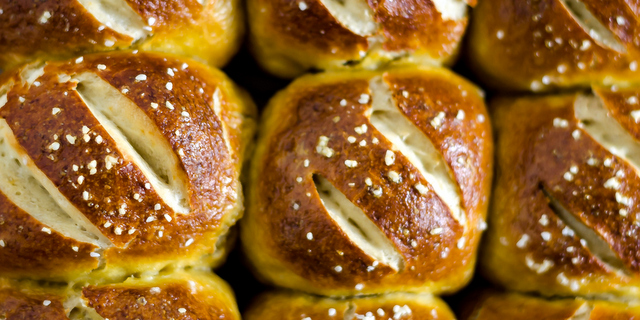 pretzel-rolls