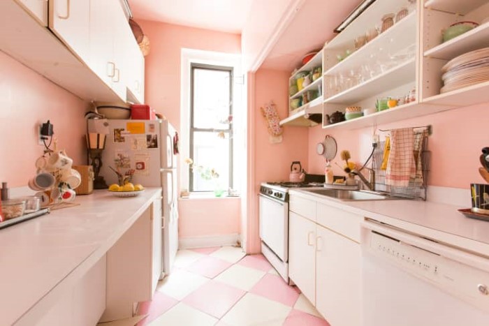 Πως να προσθέσεις ροζ πινελιές στην κουζίνα σου
