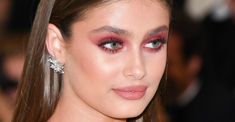 Τρόποι να εντάξεις το pink eye trend στα beauty looks σου
