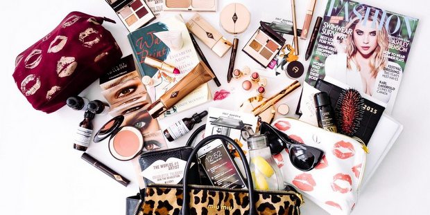 Beauty editor αποκαλύπτει τα 5 αγαπημένα της e-shops για καλλυντικά