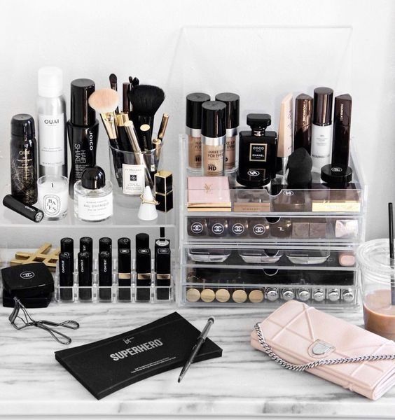 Αυτά τα 7 προϊόντα θα σε βοηθήσουν να οργανώσεις το make up σου