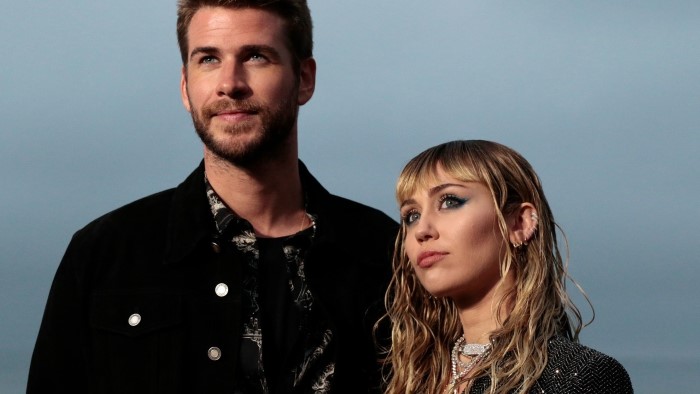 Γιατί η Miley Cyrus δε θέλει να την αποκαλούν σύζυγο του Liam Hemsworth