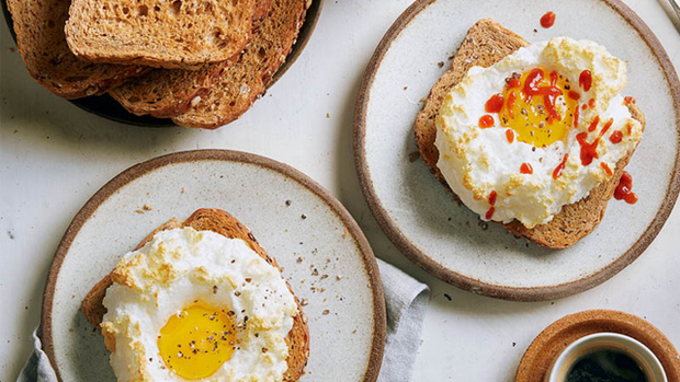 Ξεκίνησε τη μέρα σου με μία από τις πιο διάσημες τάσεις στο φαγητό τα τελευταία χρόνια Cloud Eggs