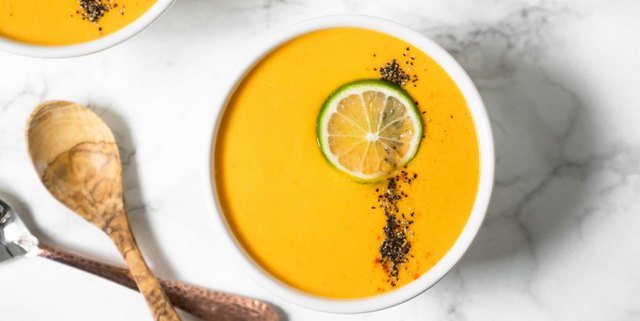 Σούπα με καρότα, καρύδα, lime και κουρκουμά