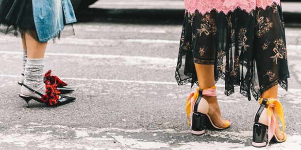 Τα 5 παπούτσια που φορούν τα fashion girls παγκοσμίως αυτή τη στιγμή
