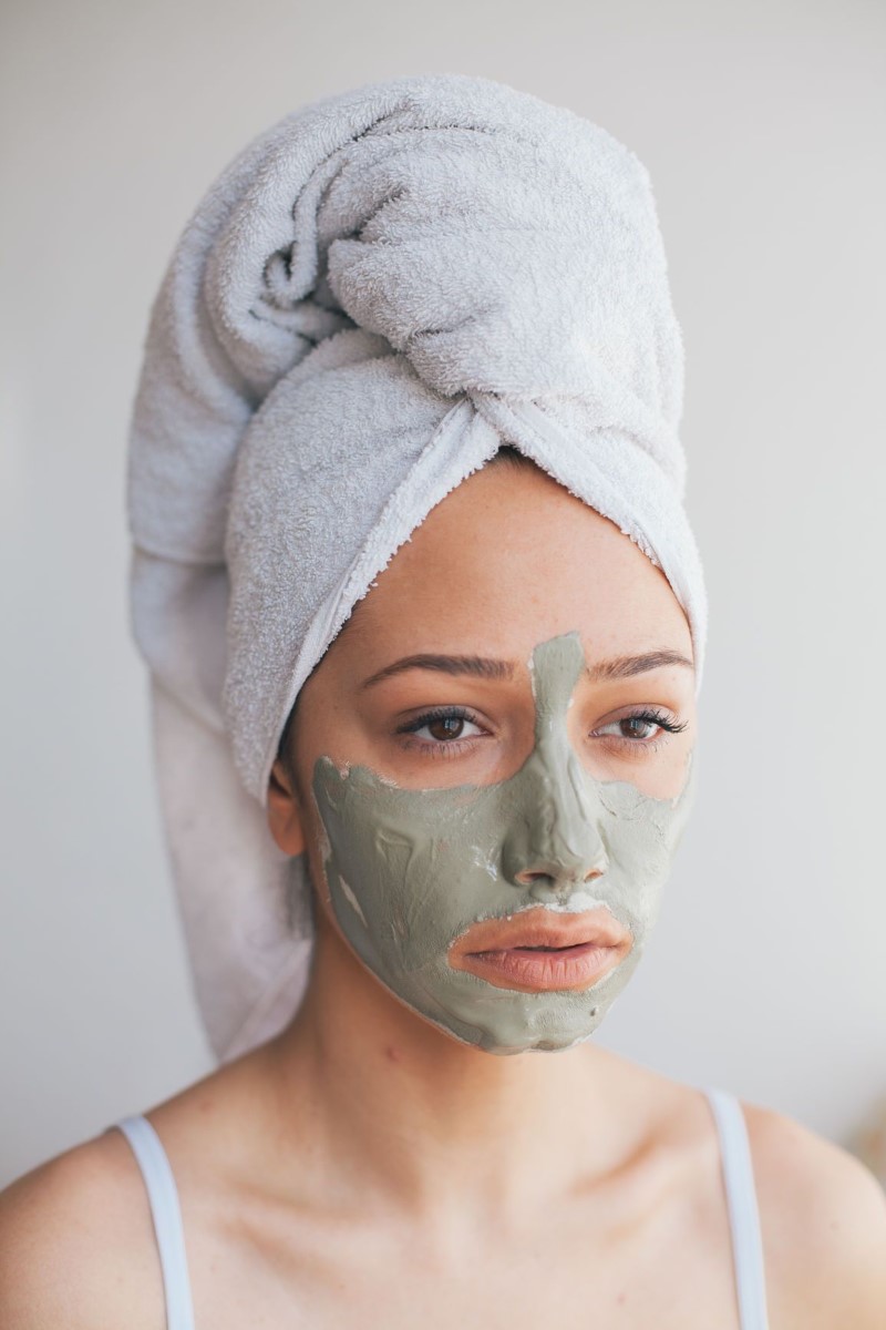 Τα οφέλη που ανέδειξαν τη μάσκα αργίλου σε απαραίτητο προϊόν του skincare