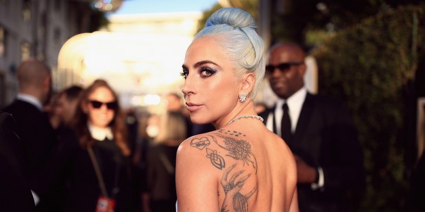 Το καινούργιο tattoo της Lady Gaga αποτελεί tribute στο A Star Is Born